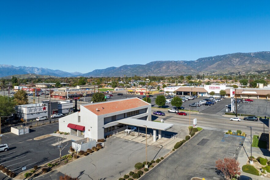 More Photos Of 1555 E Highland Ave, San Bernardino Bank For Lease
