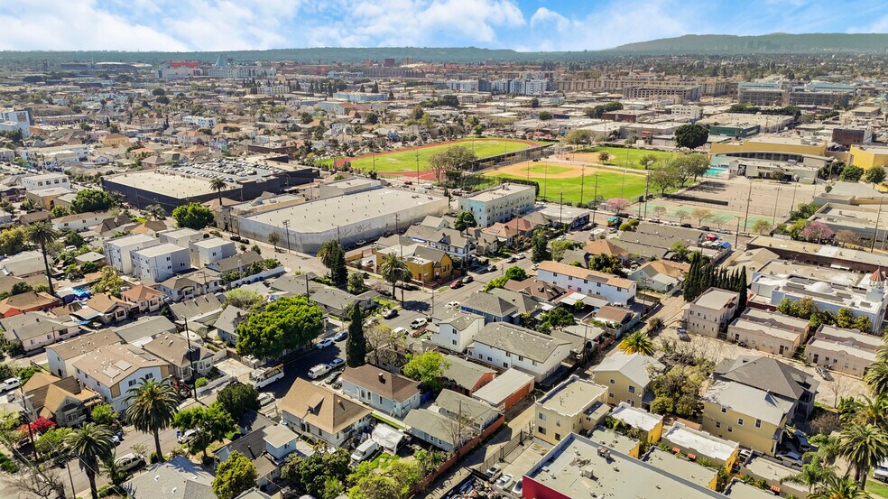 More Photos Of 515 E 21st St, Los Angeles Apartments For Sale
