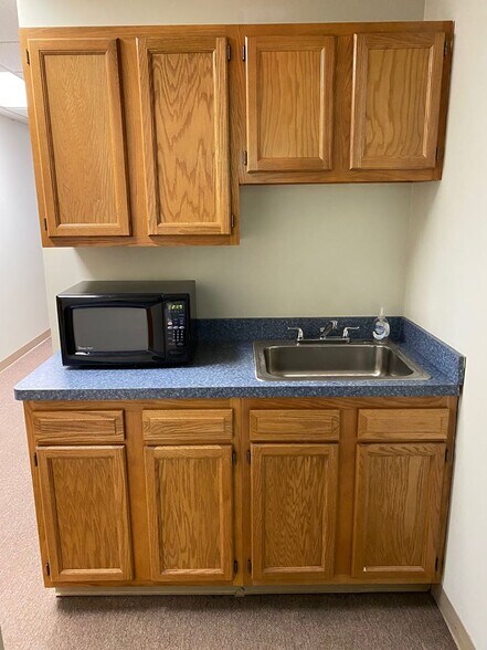 More Photos Of 107 Chesley Dr, Media Office For Sale