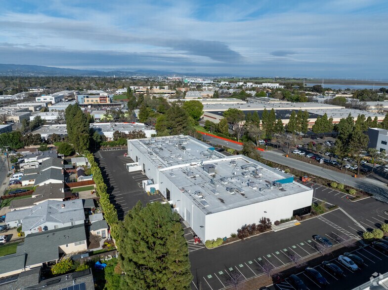 More Photos Of 1360 O'Brien Dr, Menlo Park Research And Development For Lease