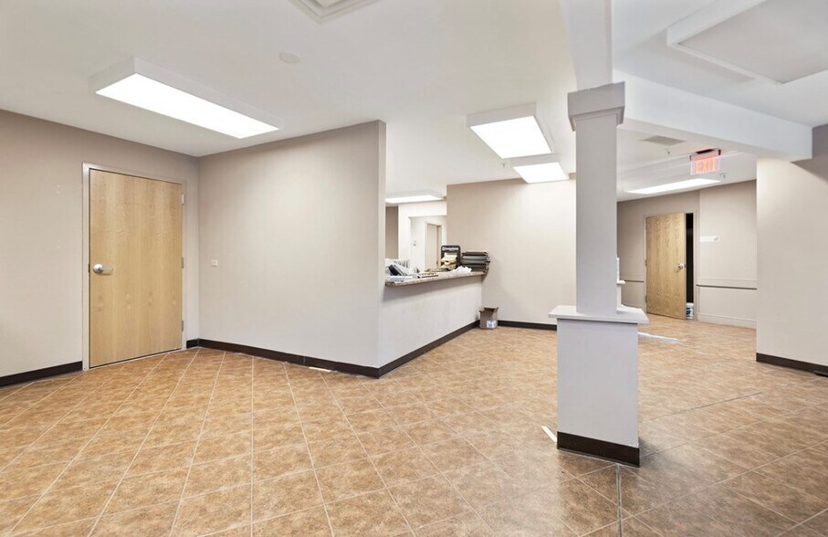 More Photos Of 421 Memorial Dr, Hazard Office For Sale