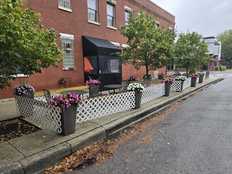 More Photos Of 4263 Lincoln Ave, Chicago Restaurant For Lease