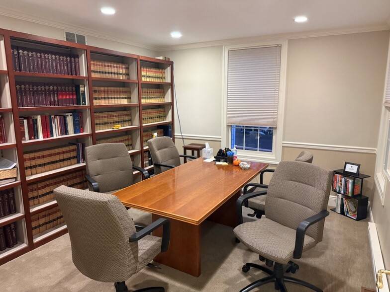 More Photos Of 158 Deer Hill Ave, Danbury Office For Sale