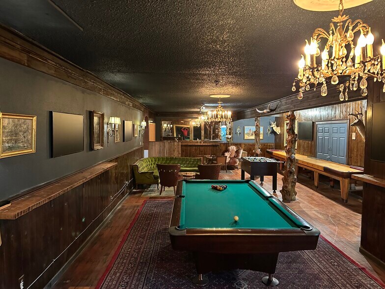 More Photos Of 18088 Highway 395, Lakeview Hospitality For Sale