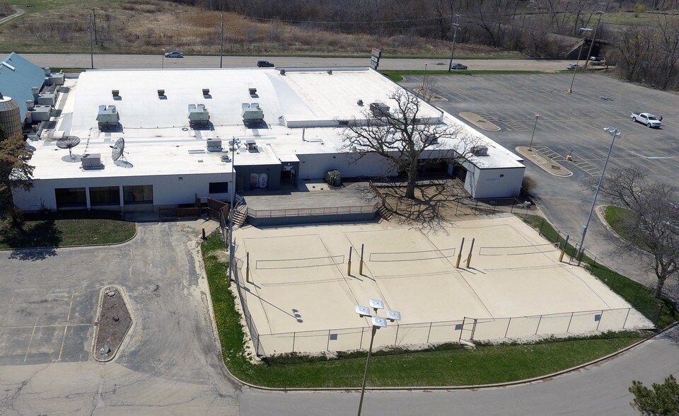 More Photos Of 243 W Roosevelt Rd, West Chicago Bowling Alley For Lease