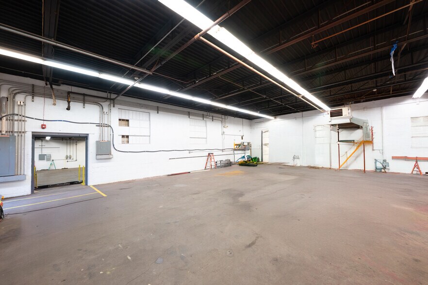 More Photos Of 425 N 3rd St, Allentown Warehouse For Lease