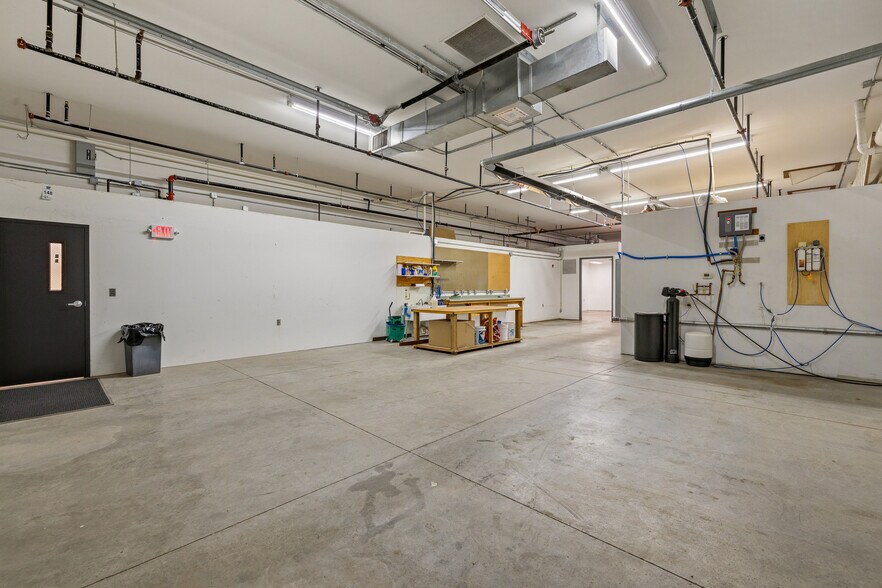 More Photos Of 5955 Mt Rushmore Rd, Rapid City Storefront Retail Office For Sale