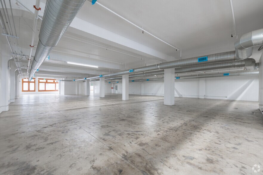 More Photos Of 737 S Broadway, Los Angeles Loft Creative Space For Sale