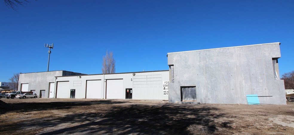 More Photos Of 1920 Holdrege St, Lincoln Light Distribution For Lease