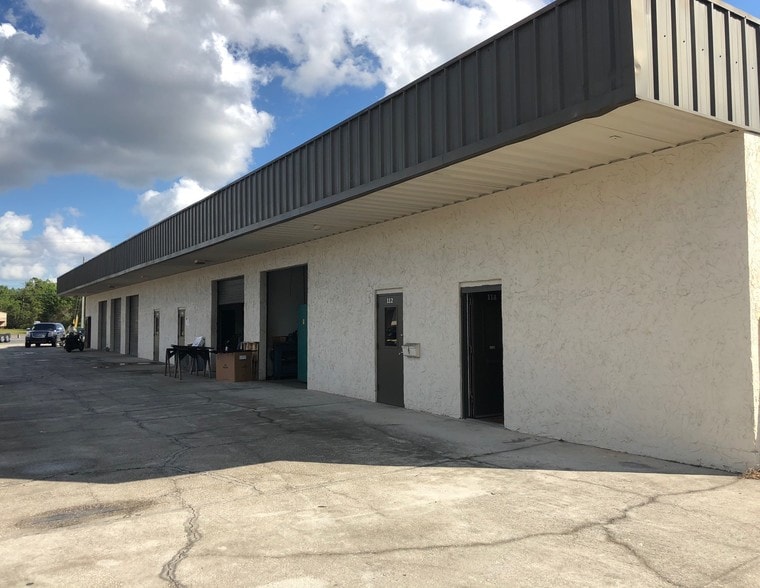 More Photos Of 880 SW Sisters Welcome Rd, Lake City Flex For Lease