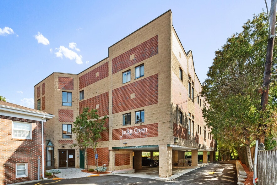 More Photos Of 63 Shore Rd, Winchester Medical For Sale