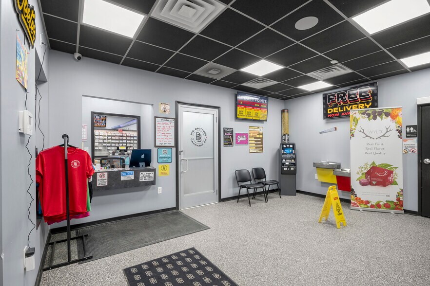 More Photos Of 411 Lafayette Ave, Bay City Fast Food For Sale