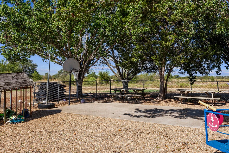 More Photos Of 989 Old Mcdade Rd, Elgin Daycare Center For Sale