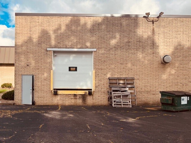 More Photos Of 149 Delta Dr, Pittsburgh Warehouse For Lease