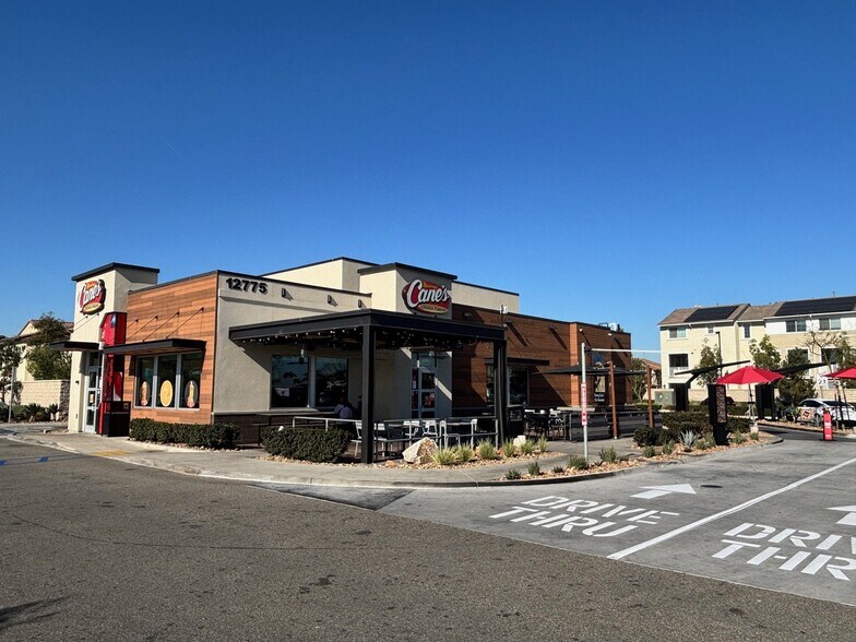 More Photos Of 7911-7927 Garden Grove Blvd, Garden Grove General Retail For Lease