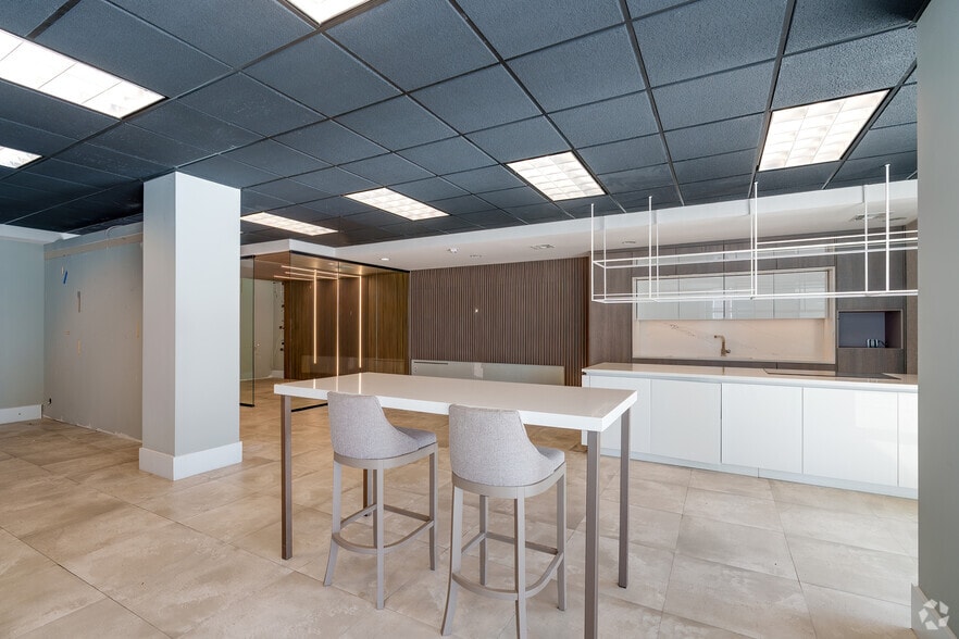 More Photos Of 2100 N Orange Ave, Orlando Medical For Sale
