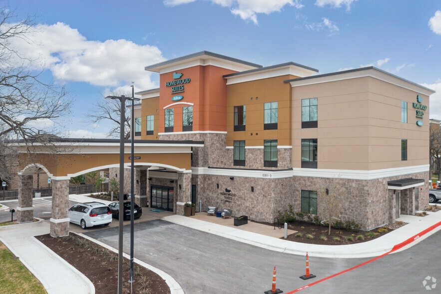 Primary Photo Of 10809 Pecan Park Blvd, Austin Hotel For Sale