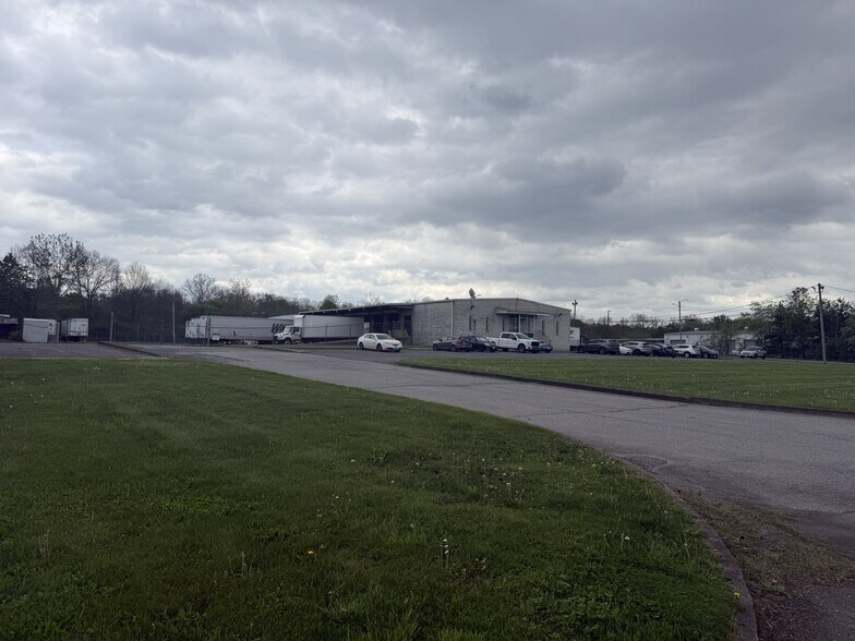More Photos Of 18 Stone Castle Rd, Rock Tavern Truck Terminal For Sale