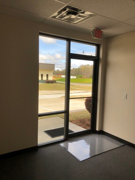 More Photos Of 2354 Pendley Rd, Cumming Warehouse For Lease