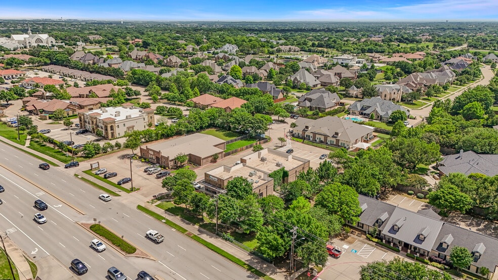 More Photos Of 445 W Southlake Blvd, Southlake Freestanding For Lease