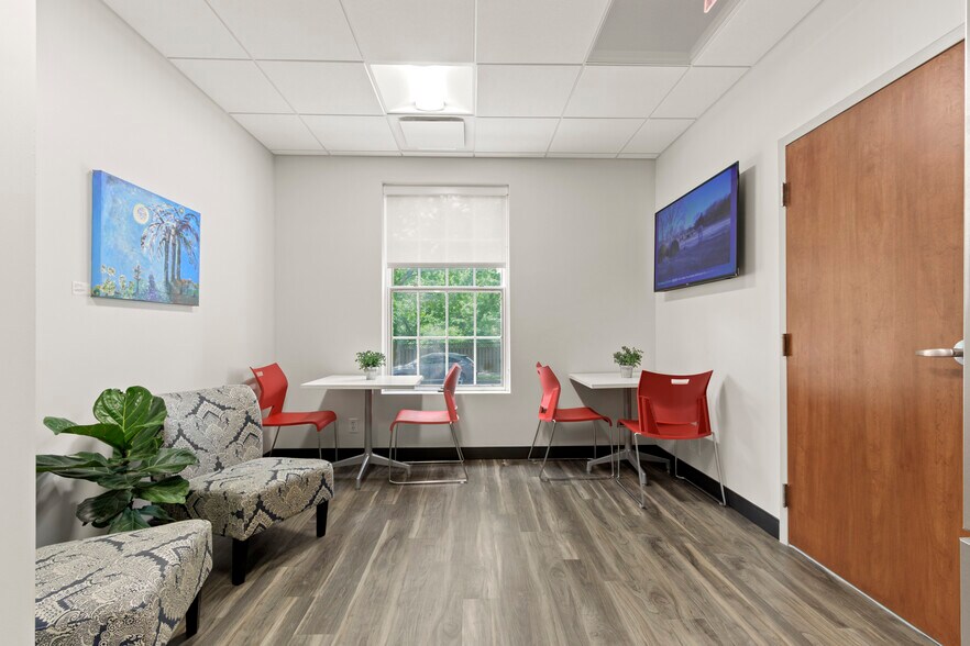 More Photos Of 4315 50th St NW, Washington Coworking Space