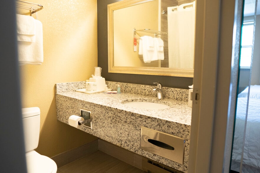 More Photos Of 1186 Worcester Rd, Framingham Hotel For Sale