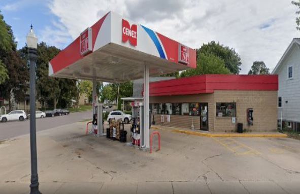 More Photos Of 520 Ash St, Baraboo Service Station For Sale