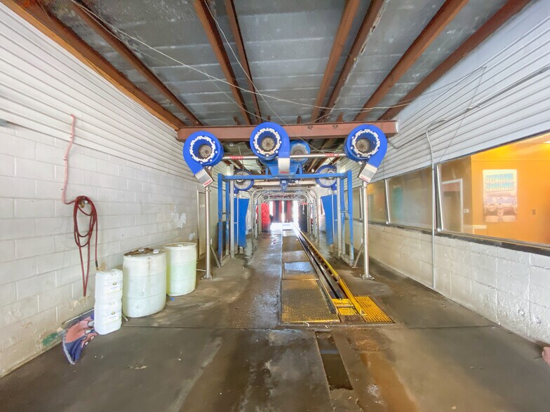 More Photos Of 9 Pass Rd, Gulfport Carwash For Sale