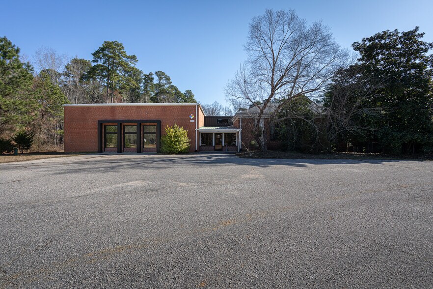 More Photos Of 1434 Farrington Rd, Apex Light Manufacturing For Sale