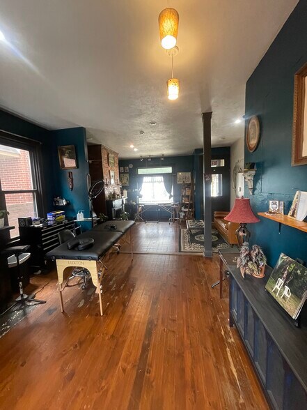 More Photos Of 5817 Ellsworth Ave, Pittsburgh Storefront Retail Office For Lease