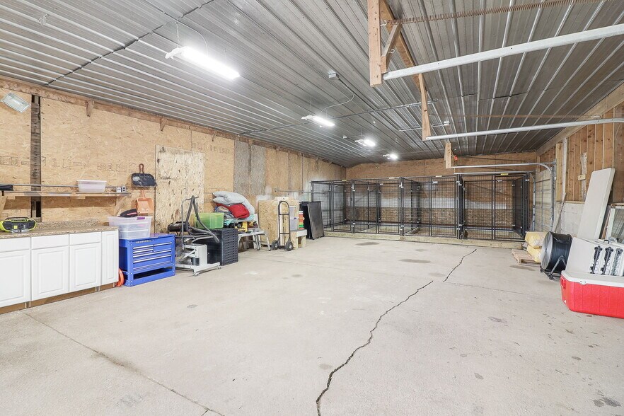 More Photos Of 27 S 100 W, Valparaiso Veterinarian Kennel For Sale