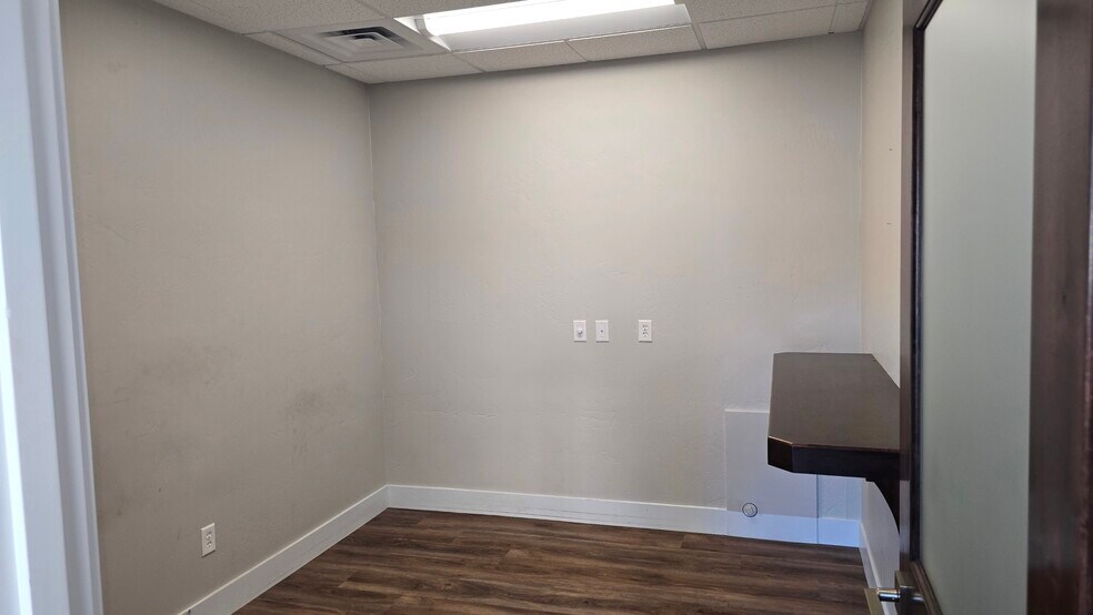 More Photos Of 2573 Campus Dr, Klamath Falls General Retail For Lease