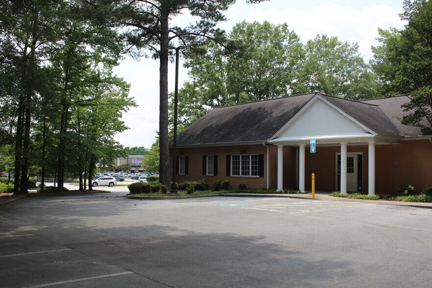 More Photos Of 496 Crosstown Rd, Peachtree City Bank For Lease