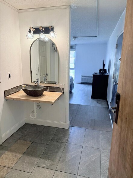 More Photos Of 2901 S Van Buren St, Enid Hotel For Sale