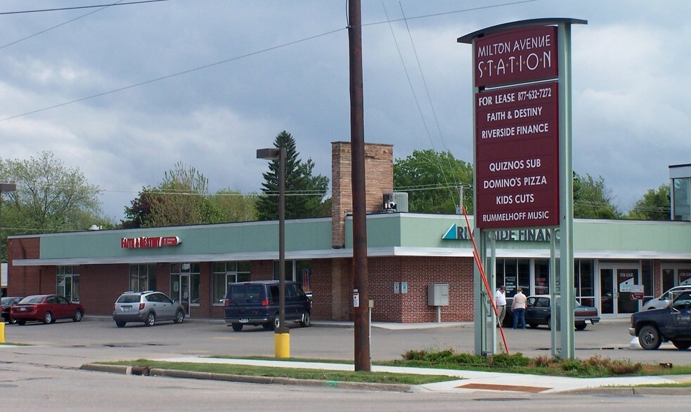 More Photos Of 1260-1266 Milton Ave, Janesville Storefront Retail Office For Lease