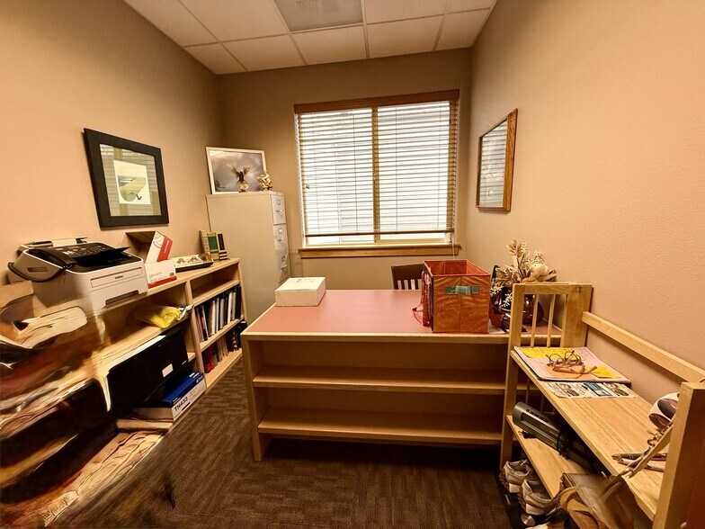 More Photos Of 1569 SW Nancy Way, Bend Medical For Lease