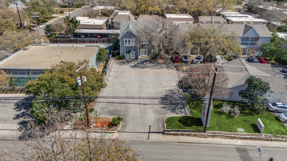 More Photos Of 7870 Broadway, San Antonio Medical For Sale