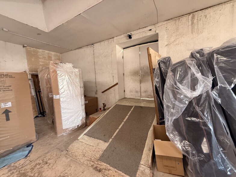 More Photos Of 21 Main St, Titusville General Retail For Sale