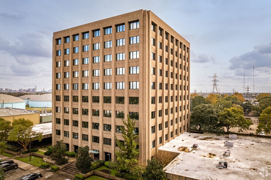 More Photos Of 4605-4615 Southwest Fwy, Houston Office For Lease