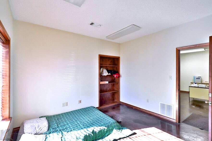 More Photos Of 3097 Brick Plant Rd, Snyder Manufacturing For Sale
