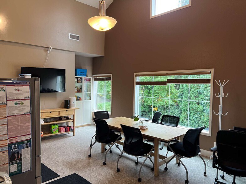More Photos Of 9570 SW Beaverton Hillsdale Hwy, Beaverton Office For Sale