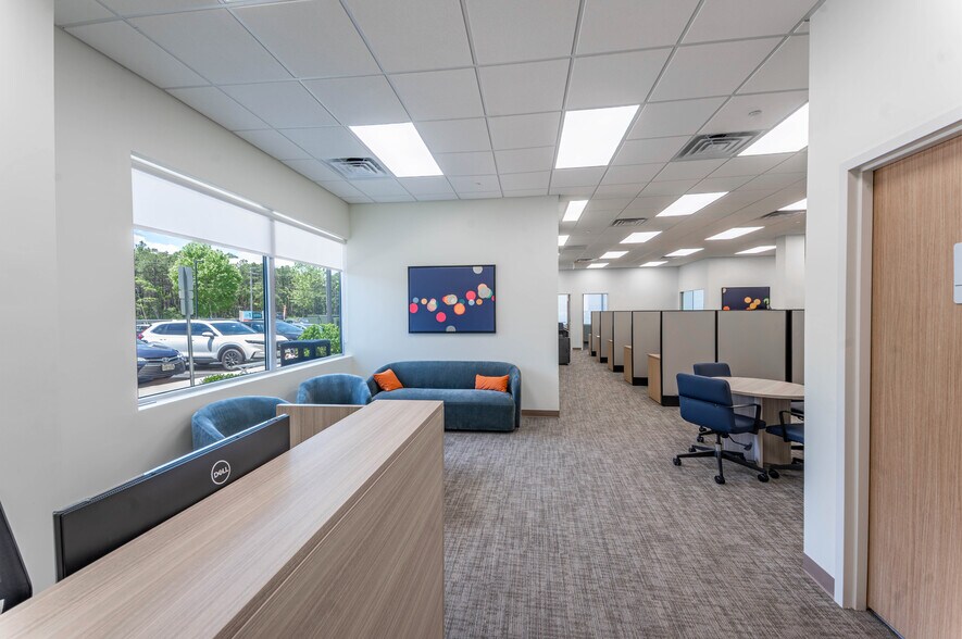 More Photos Of 2013 Cedarbridge Ave, Lakewood Office For Lease