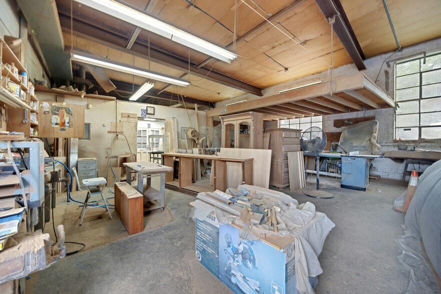 More Photos Of 18 McDermott Pl, Bergenfield Industrial For Sale