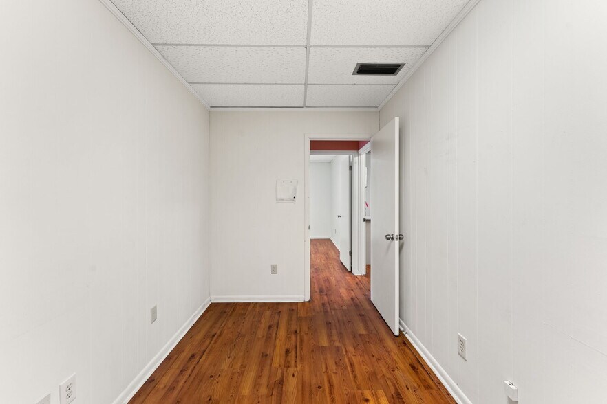 More Photos Of 2629 W 23rd St, Panama City Office For Sale