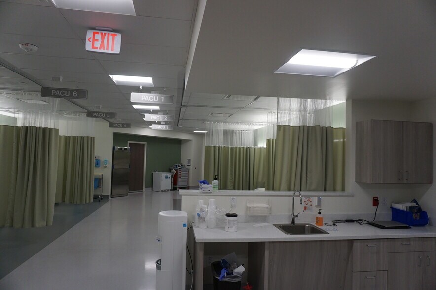 More Photos Of 7529 E Broadway Rd, Mesa Medical For Sale