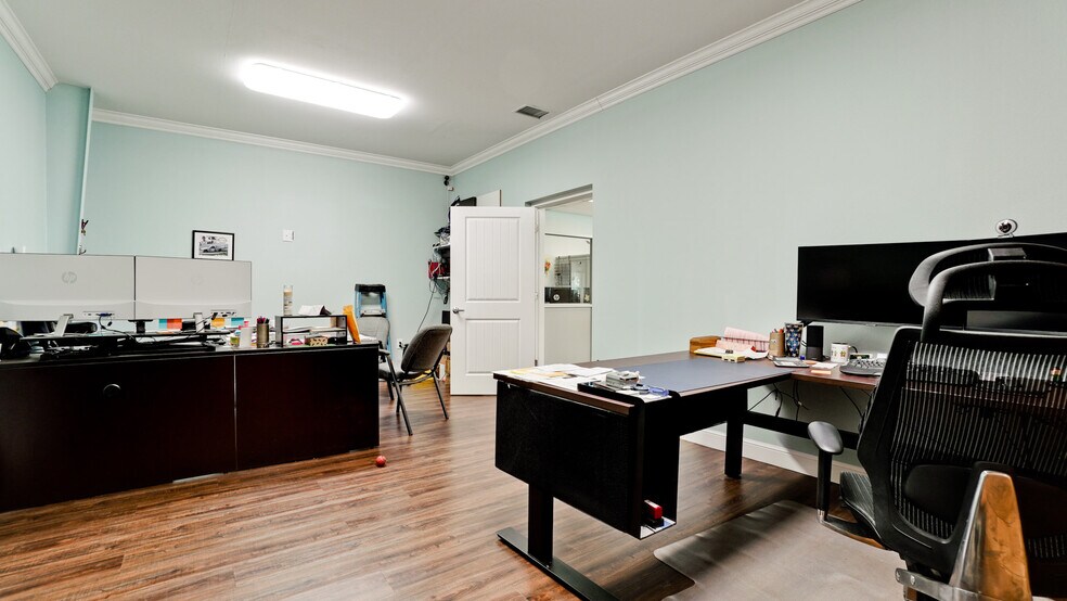 More Photos Of 2117-2125 47th st, Sarasota Warehouse For Sale