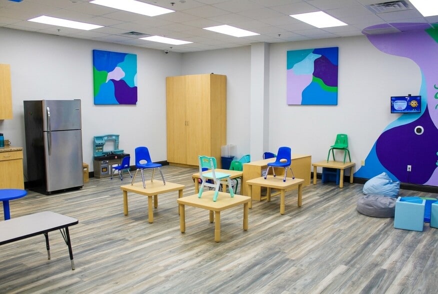 More Photos Of 421 E Royal Ln, Irving Medical For Sale