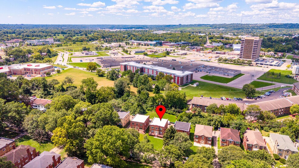 More Photos Of 7119 Eastlawn Dr, Cincinnati Apartments For Sale