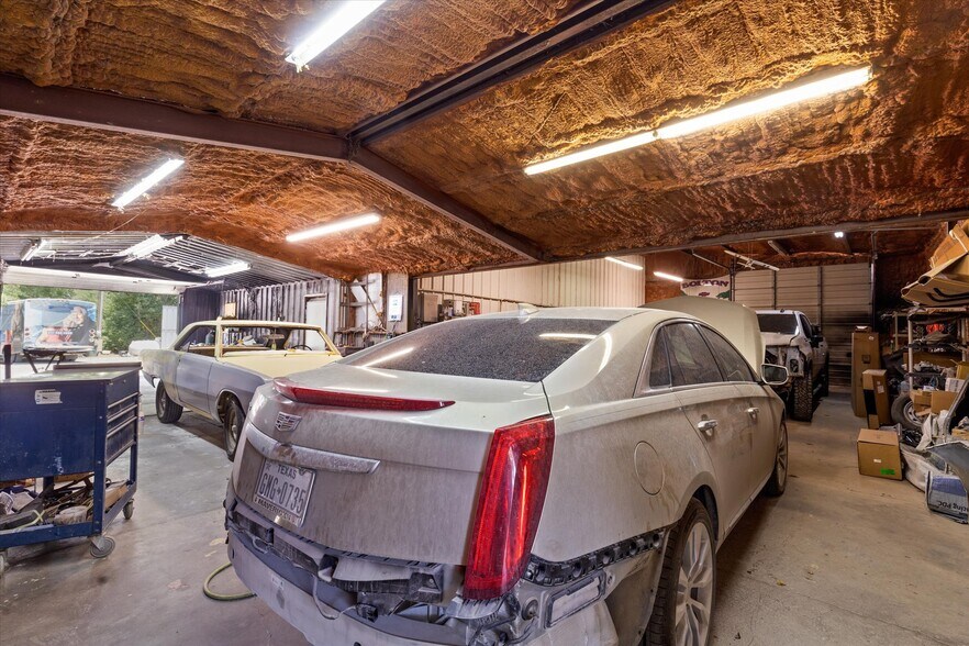 More Photos Of 725 Holmes Dr, Granbury Auto Repair For Sale