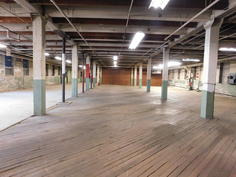 More Photos Of 813 N 4th St, Allentown Warehouse For Sale